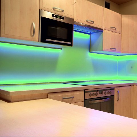 Светодиодная влагозащищенная лента Apeyron 4,8W/m 60LED/m 3528SMD зеленый 5M 07BL