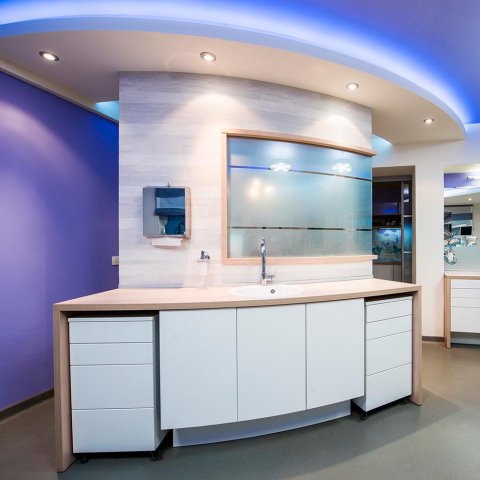 Светодиодная лента Apeyron 20W/m 120LED/m 2835SMD синий 5M 00-106