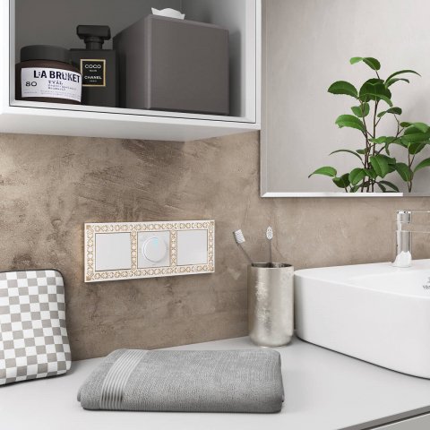 Рамка на 3 поста Werkel Antik белое золото W0031523 4690389158254