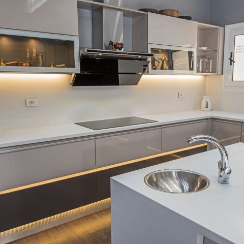 Светодиодная лента Apeyron 15W/m 60LED/m 5050SMD теплый белый 5M 00-338