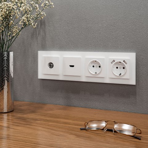 Рамка на 4 поста Werkel Favorit белый матовый W0041105 4690389159930