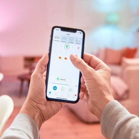 Лампа светодиодная диммируемая WiZ E14 4,9W RGB+CCT матовая Wi-Fi BLE 40WC37E14922-65RGB1PF/6 929002448802