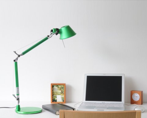 Настольная лампа Artemide Micro A011880