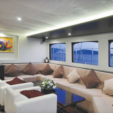 Светодиодная лента OGM 4,8W/m 60LED/m 3528SMD холодный белый 5M SL-10