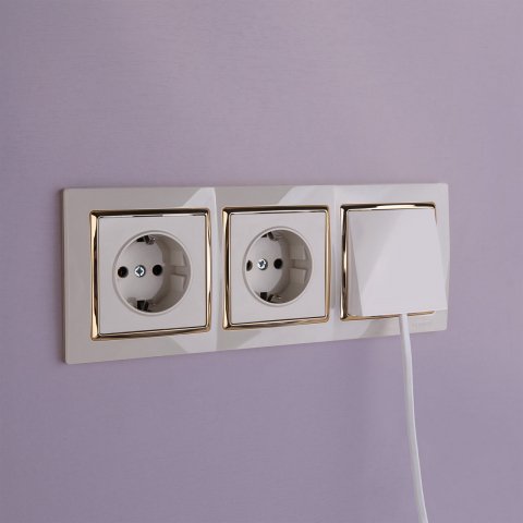 Розетка с заземлением Werkel слоновая кость W1171003 4690389155741