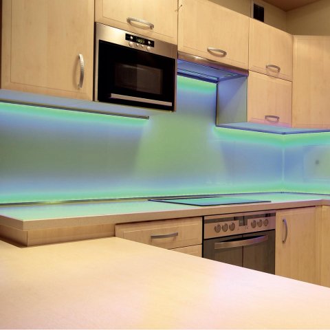 Светодиодная лента Apeyron 9,6W/m 120LED/m 3528SMD зеленый 5M 00-19