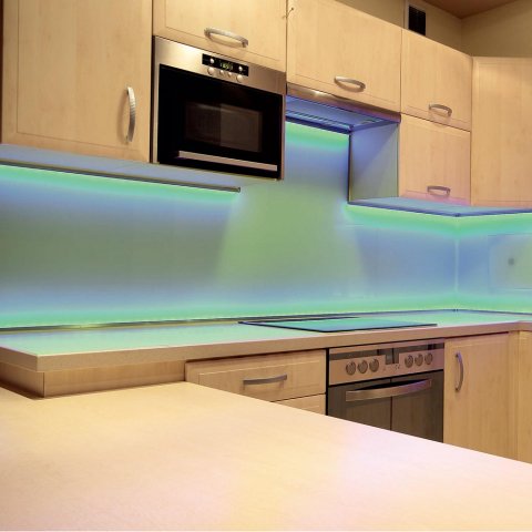 Светодиодная влагозащищенная лента Apeyron 4,8W/m 60LED/m 3528SMD зеленый 5M 00-85