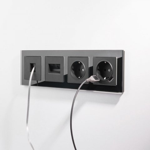 Розетка Werkel с заземлением, шторками и USBх2 черный матовый W1171508 4690389156915