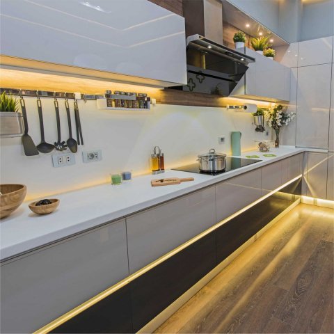 Светодиодная лента Apeyron 4,8W/m 60LED/m 5050SMD теплый белый 1M 10-66