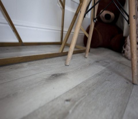 Кварцвиниловый SPC ламинат Damy Floor Family T7020-5D Дуб состаренный серый