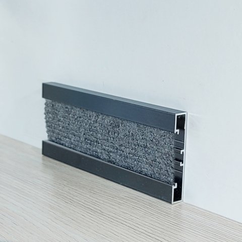 Плинтус Алюминий коннелюрный для ковролина BU 60 Черный МКР 60 мм х 10 мм х 3000 мм