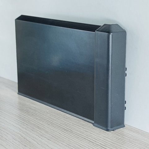 Угол внешний для плинтуса BI100 черный