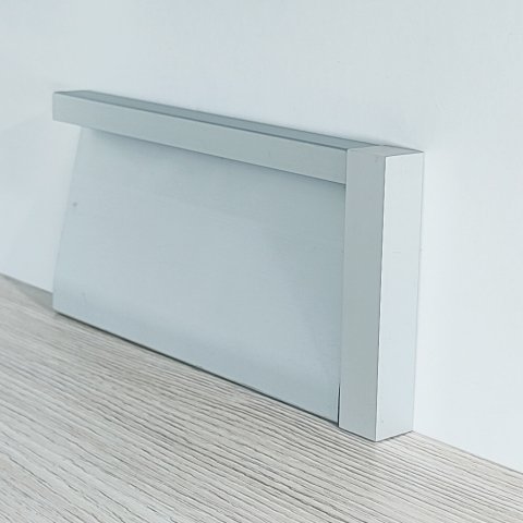 Универсальный уголок для плинтуса BZL80