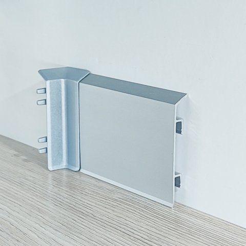 Угол внутренний для плинтуса BI70 серебро