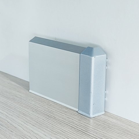 Угол внешний для плинтуса BI70 серебро