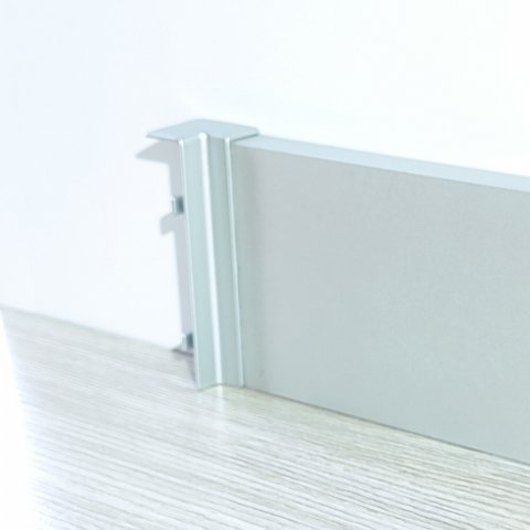 Угол внутренний для плинтуса BU 80 серебро