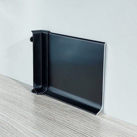 Угол внутренний для L-образного плинтуса BA40-100 черный