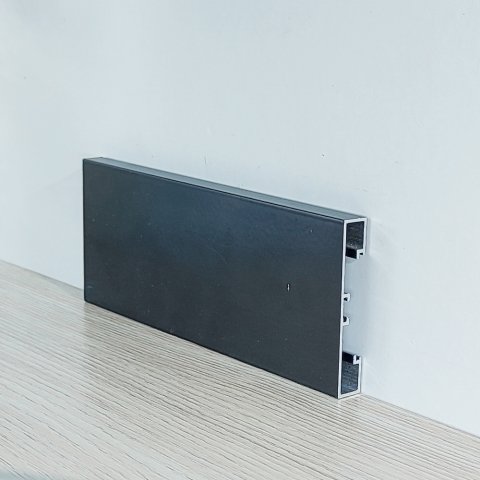 Плинтус Алюминий прямоугольный BU 40 Черный МКР 40 мм х 10 мм х 3000 мм