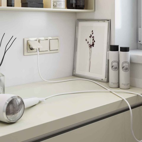 Рамка на 3 поста слоновая кость/хром Werkel W0031903 4690389160837