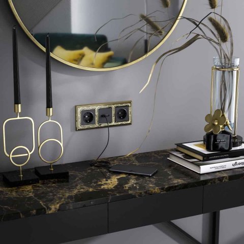 Рамка на 3 поста золото/черный Werkel W0031430 4690389159411