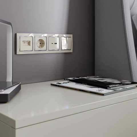 Рамка на 4 поста Werkel Snabb W0041903 слоновая кость/хром 4690389160912