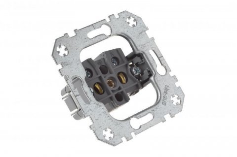 Розетка 2P Liregus Epsilon шампань 28-309