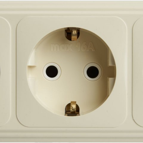 Розетка четырехместная 2P+PE Stekker Брест слоновая кость PST16-61-20 49052
