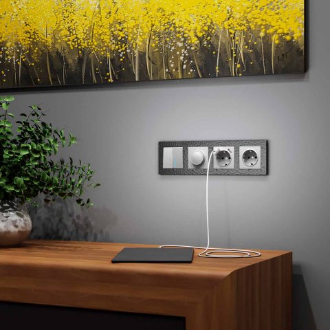 Розетка Werkel с заземлением, шторками и USBх2 серебряная W1171506 4690389156458