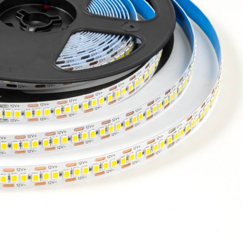 Светодиодная лента OGM 19,2W/m 240LED/m 2835SMD дневной белый 5M LSE-266