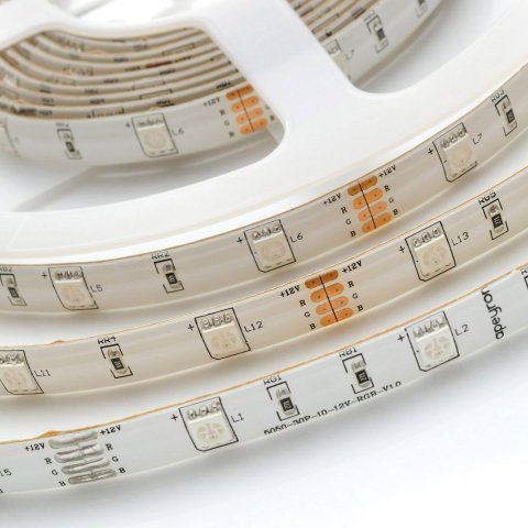 Светодиодная влагозащищенная лента Apeyron 7,2W/m 30LED/m 3528SMD разноцветная 5M 10-03
