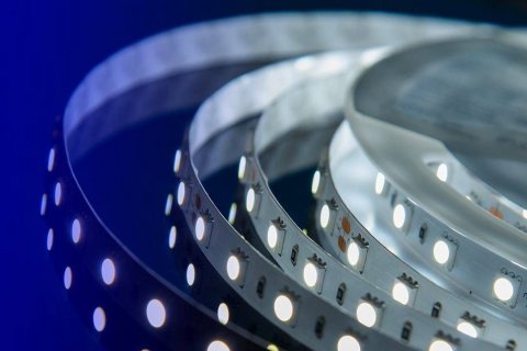 Светодиодная влагозащищенная лента DesignLed 14,4W/m 60LED/m 5050SMD холодный белый 5M 000520