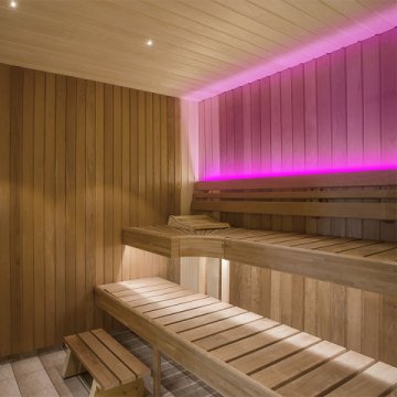 Светодиодная влагозащищенная лента Apeyron 14,4W/m 120LED/m 2835SMD фиолетовый 5M 00-329