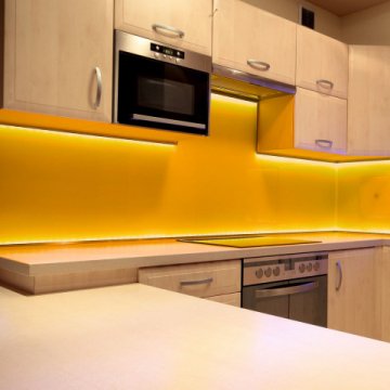 Светодиодная лента Apeyron 7,2W/m 30LED/m 5050SMD разноцветная 3M 217BL