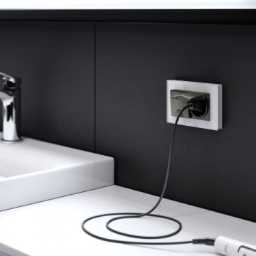 Розетка двойная влагозащищенная с заземлением с защитной крышкой и шторками Werkel черный W1172208 4690389178092