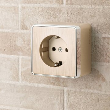 Розетка с заземлением Werkel Gallant шампань рифленый W5071010 4690389164491