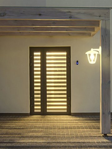 Уличный настенный светильник Apeyron Дели 11-166