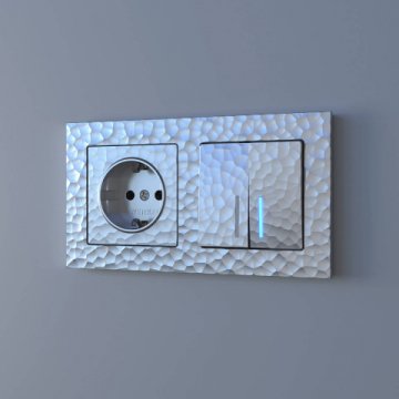 Розетка Werkel Hammer с заземлением и шторками серебряный W1271106 4690389162824