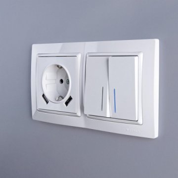 Выключатель Werkel двухклавишный проходной с подсветкой белый W1122101 4690389155222