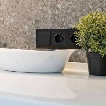 Розетка с заземлением Werkel черный матовый W1171008 4690389156878