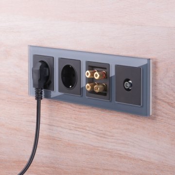 Розетка Werkel с заземлением, шторками и USBх2 черный матовый W1171508 4690389156915