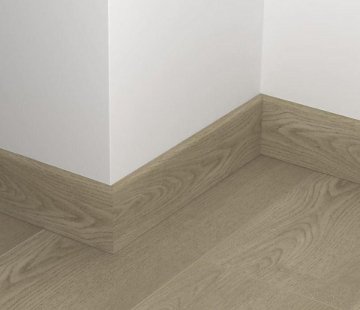 Напольный плинтус Grand Sequoia 11-18 Шварцевальд