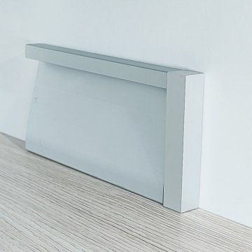 Универсальный уголок для плинтуса BZL80