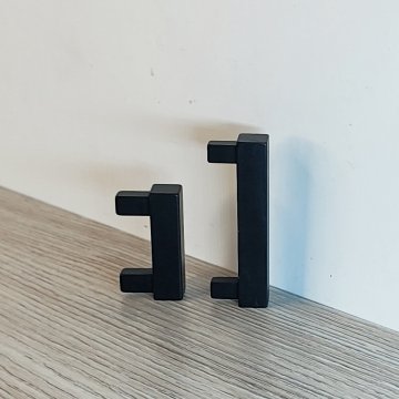 Универсальный уголок для плинтусов BU40-60 черный