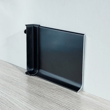 Угол внутренний для L-образного плинтуса BA40-100 черный