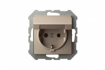 Розетка 2P+E Liregus Epsilon с крышкой шампань 28-313