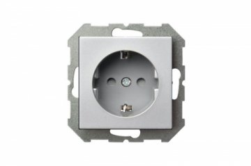 Розетка 2P+E Liregus Epsilon со шторками серебро 28-1753
