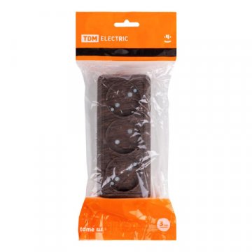 Розетка тройная 2P TDM Electric Ладога со шторками бук SQ1801-0325