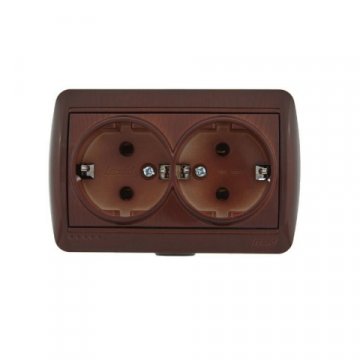 Розетка 2-ая с зазем. Lezard Nata вишня 710-0600-127