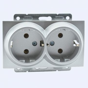 Розетка 2К+З двойная Mono Electric Despina/ Larissa 16A 250V винтовое подключение серебро 500-002104-120