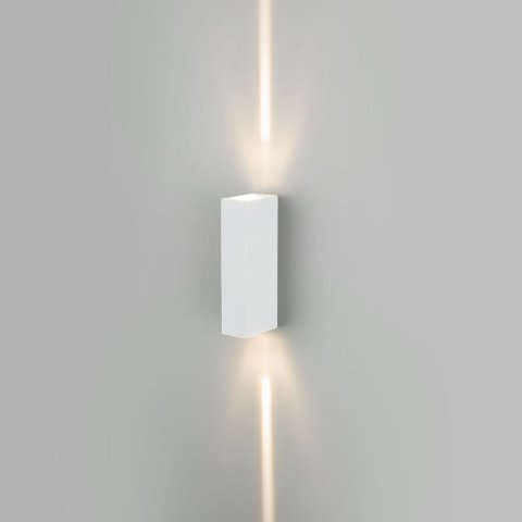 Уличный настенный светодиодный светильник Elektrostandard Blaze 35136/W белый a057049